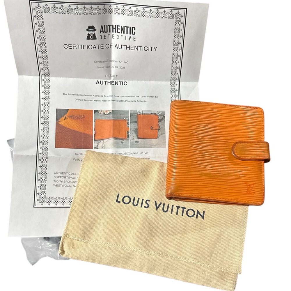 Louis Vuitton epi Orange bi fold compact wallet, dust bag, coa- minor rubbing